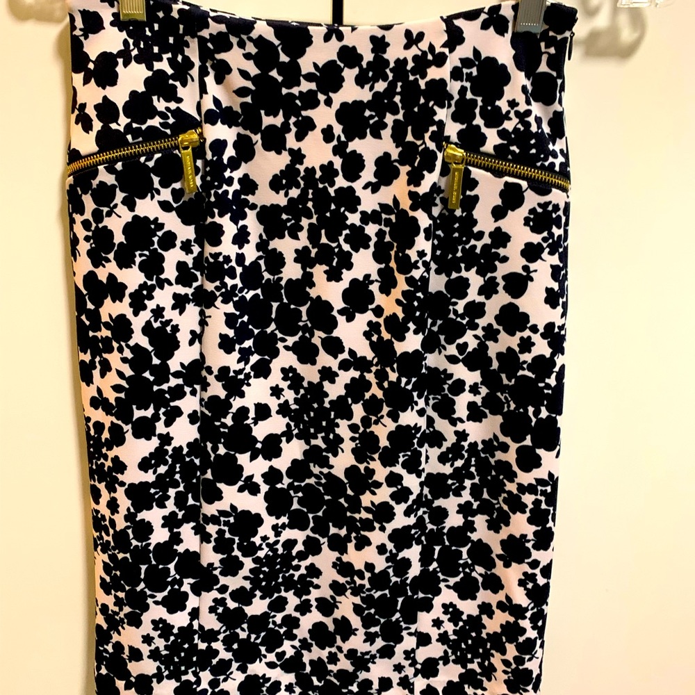 Michael Kors • Pencil Skirt